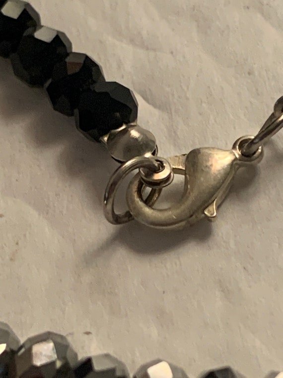 BLACKWHITE LONGFLAPPER NECKLACE - image 6