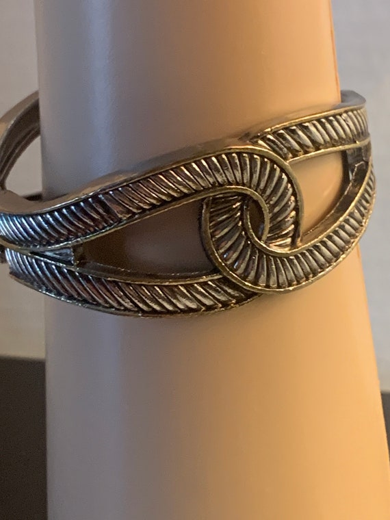 SiLVER INFiNITY KNOT HiNGED BRACELET - image 3