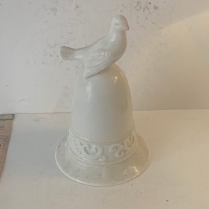 1981 Avon Tapestry Collection White Dove Porcelain Bell