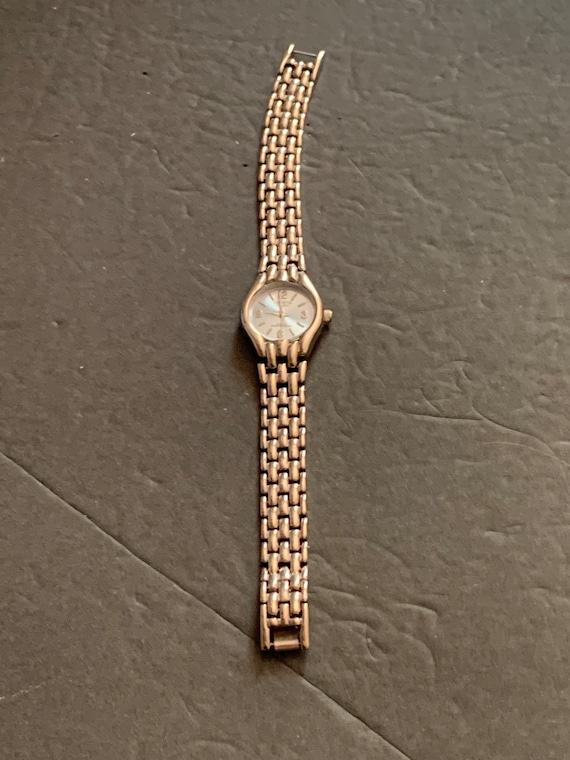Geneva classic watch New Battery Geneva Battery Replacement – Total Watch Repair main image 4