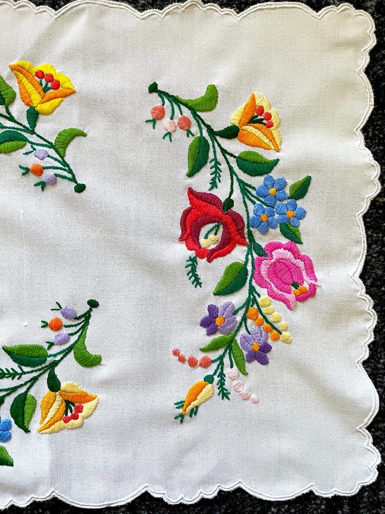 Handmade Embroidery Vintage Table Runner Hand Embroidered Hungarian ...