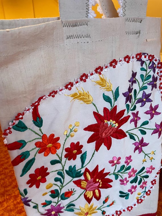 ハンガリー刺繍のハンドメイドトートバッグ｜カロチャの民芸品