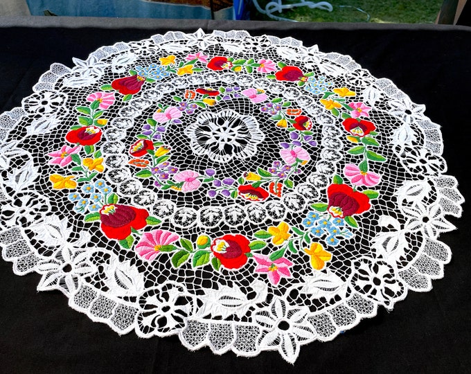 Hand EMBROIDERED Traditional RICHELIEU Hungarian Lace TABLECLOTH