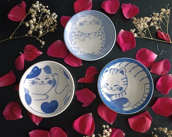 Small ceramic cat bowl, cat trinket dish, cat ring holder dish, cat lovers gift