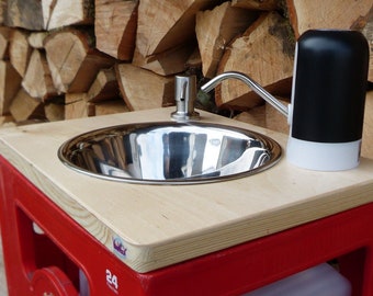 The vanNbox is a maximally compact, mobile and flexible washbasin