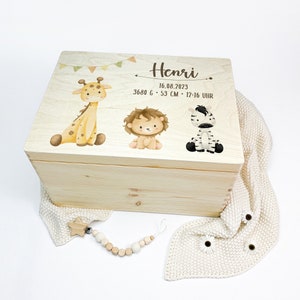 Erinnerungskiste Baby, Geschenk Geburt, Babygeschenk, Erinnerungsbox, Holzkiste, Taufgeschenk, Geburtstag, Giraffe, Löwe, Zebra, Nr. 101009