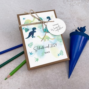Geschenkschachtel  DINO zum Schulanfang | Geldgeschenk Einschulung | personalisiert mit Namen, Baumwollsäckchen + Anhänger, Schulkind 2025