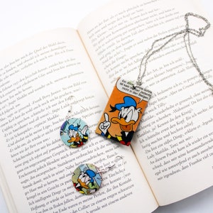 Beautiful handmade epoxy resin jewelry set featuring the Donald Duck motif