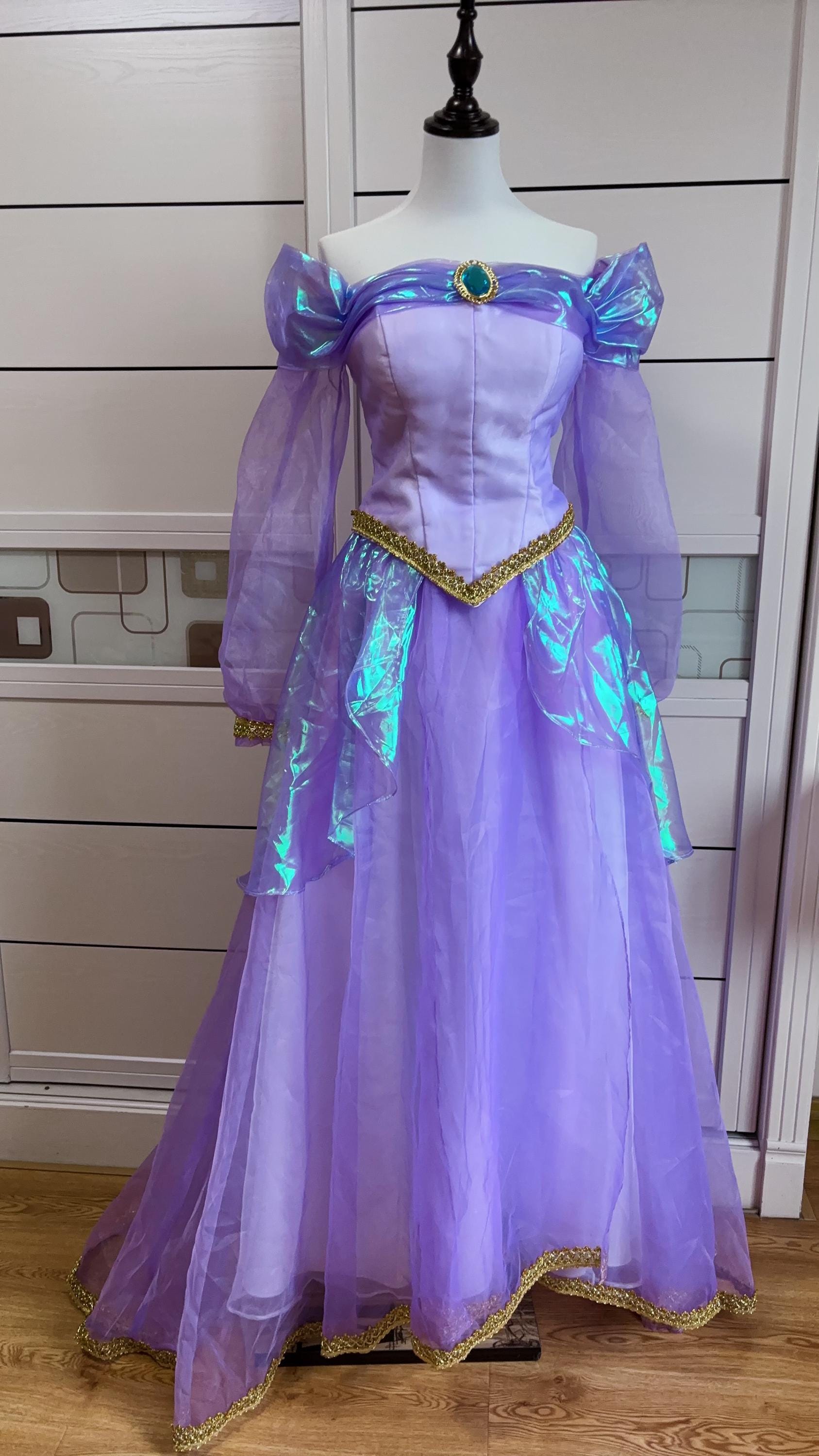 インスピレーションを受けた新しい紫色のプリンセスジャスミンドレス