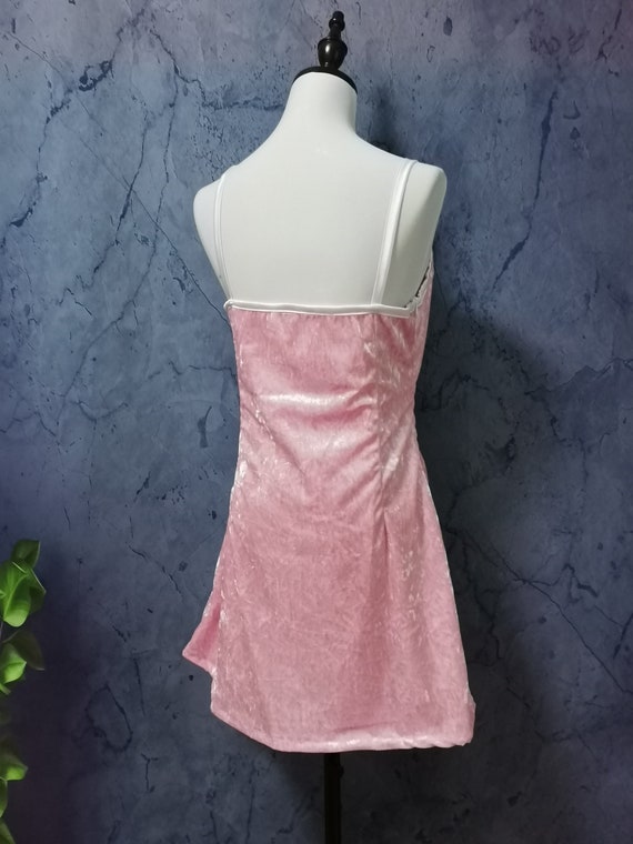 my date with the president's daughter pink dress velvet spaghetti-strap from Disney film "My Daughter"??! : r/findfashion *Please note that my designs are only inspirations of the original and are not meant to be exact replicas Iinspired by the movie My Date with the Presidents Daughter It is made with stretch pink velvet. Inspired Hallie Pink Velvet Dress