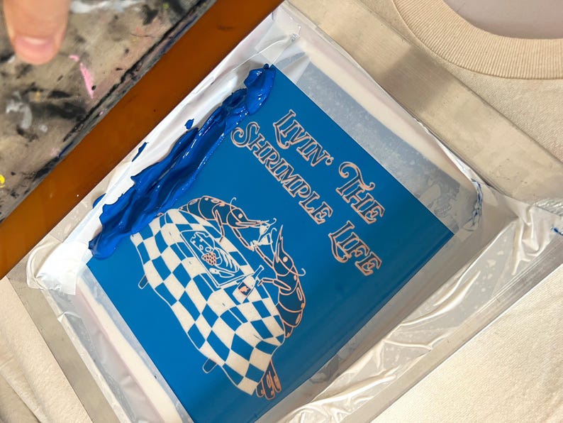 Siebdruck Rahmen mit blauer Farbe