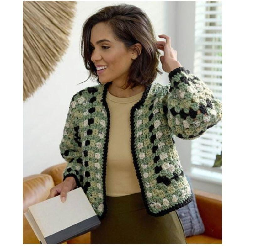 Cardigan Femme Crochet Fait Main – Granny Hexagone – Taille S (8-10) – Multicolore