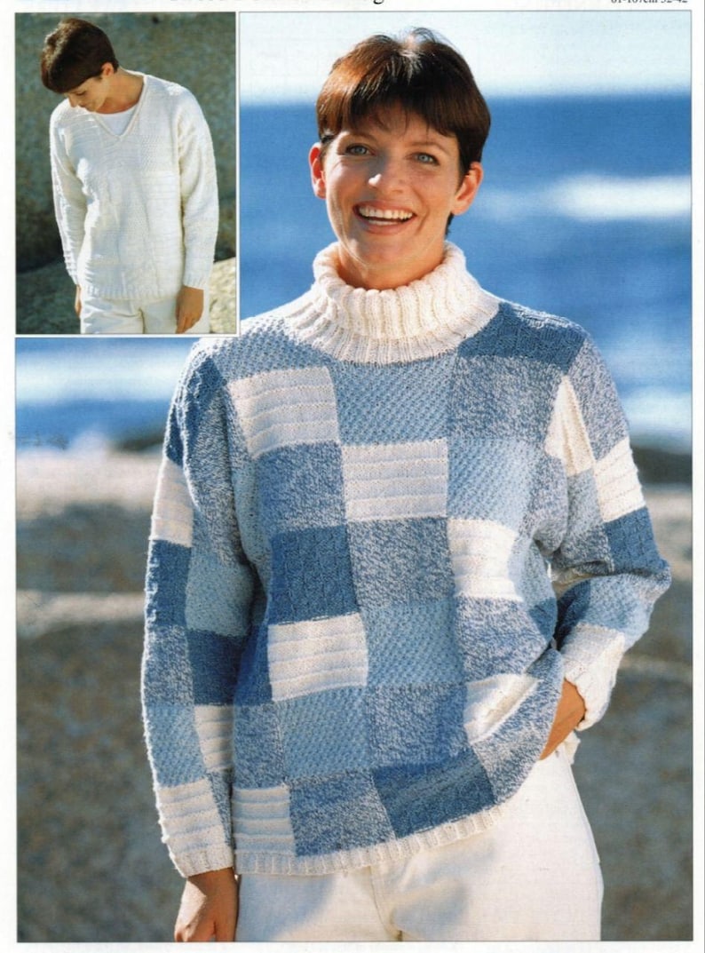 Peut inclure: Un pull &agrave; col roul&eacute; &agrave; carreaux bleus et blancs. Le pull est fait d'un fil doux et textur&eacute;.