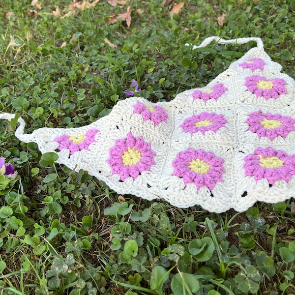 Crochet Daisy bandana, bandana crochet, easy crochet bandana,  daisy bandana, beginner pattern PDF