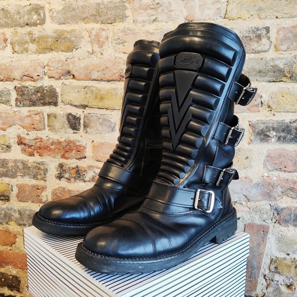 Shelly's Vintage schwarze Leder Gummi Rüstung Panel 1990er Jahre Biker Stiefel Größe UK9 Gothic Fetisch Cyber Industrie Nietenkopf