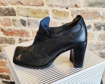Vintage 90s Black Leather High Heel Loafers, Asymmetric Goth Shoes (EU40 UK7)