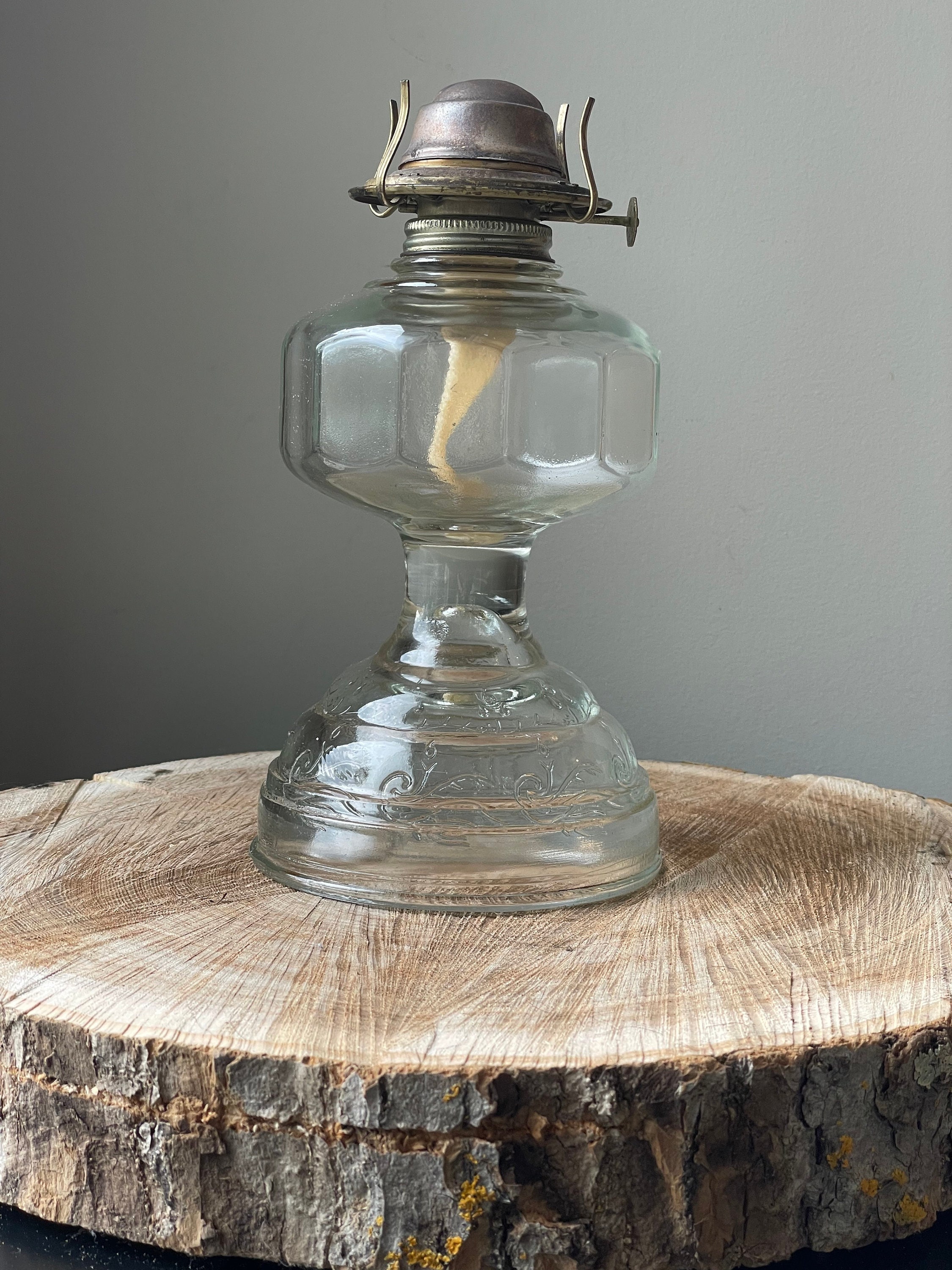 Queen mary 2024 oil lamp