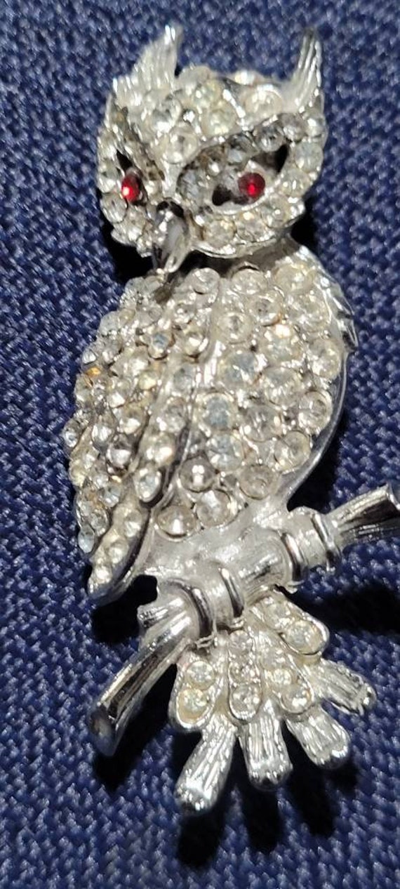 Stunning crystal owl broach vintage