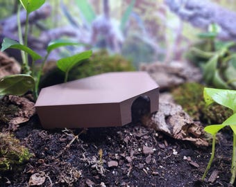 Small Coffin Animal Hide | Goth Reptile House |Coffin Shaped Terrarium Decor | Spooky Small Animal Hut | Goth Pet | Unique Pet Accessories