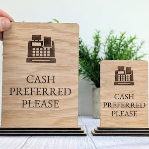Houten vrijstaande tafelbord 'Cash Preferred' - perfect voor winkels, cafés en markten - verkrijgbaar in twee maten - verwijderbare basis, winkelborden