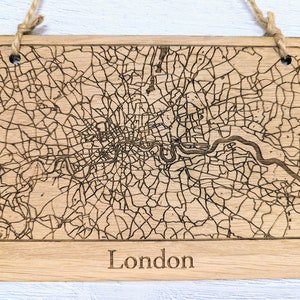 Handgefertigte hölzerne Karte Wandkunst von London - Einzigartiges Wohndekor oder durchdachtes Geschenk - 4 Größen verfügbar - Anpassbar