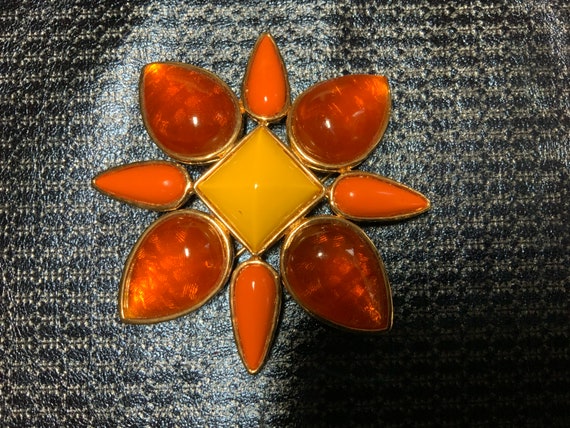 50’s - 60’s  Era Brooch - image 3