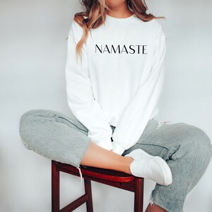 Namaste Yoga Shirt, Yoga Geschenk, Geschenk für Yogi, Yoga Liebhaber Meditation Yoga T, Frauen Yoga Shirt, Peace Love Yoga Chakra