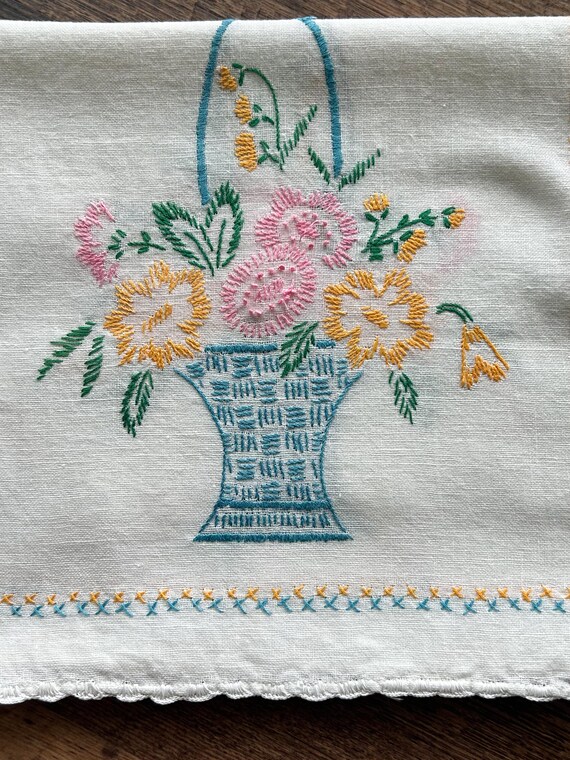 Vintage Hand Embroidered Table Runner, Vintage Dresser Scarf, Vintage Linen, Table Runners, Vintage Dresser Scarf, Linens, Grandmacore Linen Vintage Hand Embroidered Table Runner, Vintage Dresser Scarf, Vintage Linen, Table Runners, Vintage Dresser Scarf, Linens, Grandmacore Linen
