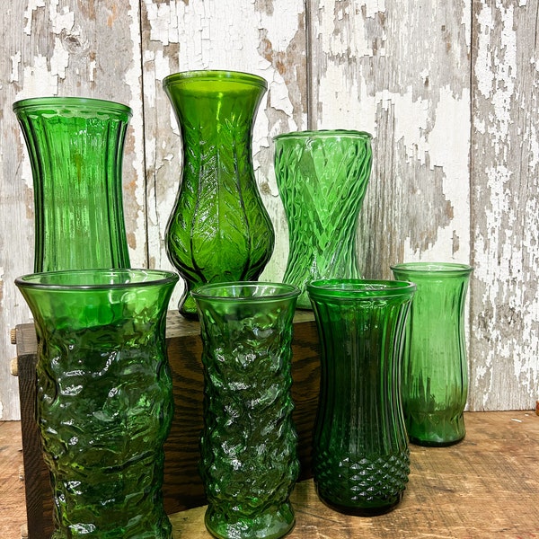 Green Glass Vase, MCM Green Vase Glass Flower Vase Ribbed Glass, Hoosier Green Vase, Centerpiece Vase, Emerald Green Vase, Green Glassware