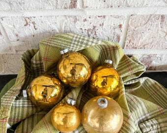 Vintage Gold Glass Ornaments, Vintage Ornaments, Small Glass Ornaments, Old Ornament, Glass Ornaments, Metal Cap, 5 Vintage Gold Ornaments