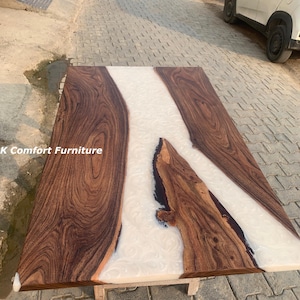 Weißer Epoxy Tisch / Live Edge Holztisch / Epoxy Fluss Tisch / Naturholz Esstisch / Holz Ozean Epoxy Tisch / Weißer Harz Tisch.