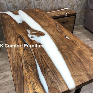 Weißer Epoxidtisch, Live Edge Holztisch, Epoxidfluss, Naturholz, Holzozean Epoxidtisch, weißer Harztisch, Epoxidtischplatte