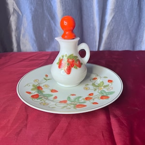 Vintage 1970’s Strawberry Avon Set