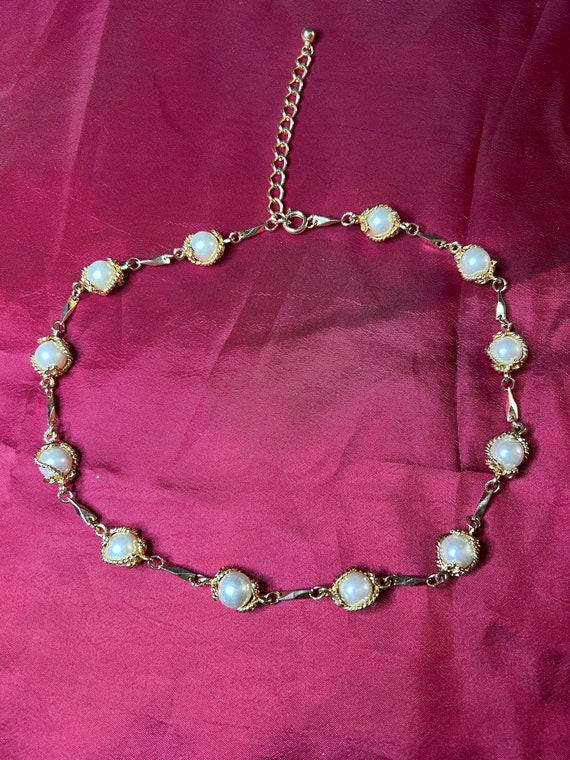 Avon Gold and Pearl Necklace