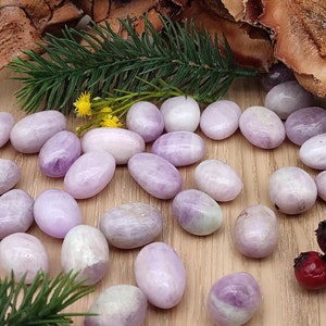 Kunzite tumbled stones