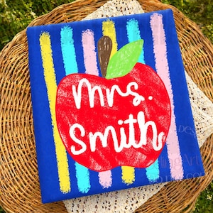 PNG de regalo personalizado para profesores, diseño personalizado con nombre de manzana, lindo gráfico para camiseta de regreso a clases para el aula