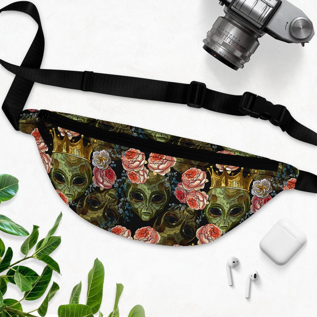 Alien fanny pack store