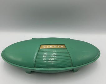 Singer Buttonholer: Sewing Machine Accessory Kit, Teal Case Vintage