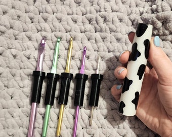 COW - The CrogoHandle, an Ergonomic Crochet Handle | Interchangeable crochet hook | Multiple size crochet hook grip | Crochet Hook |