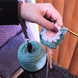 Wrist Yarn Holder, Multi-Craft Equipment - Halcyon Yarn