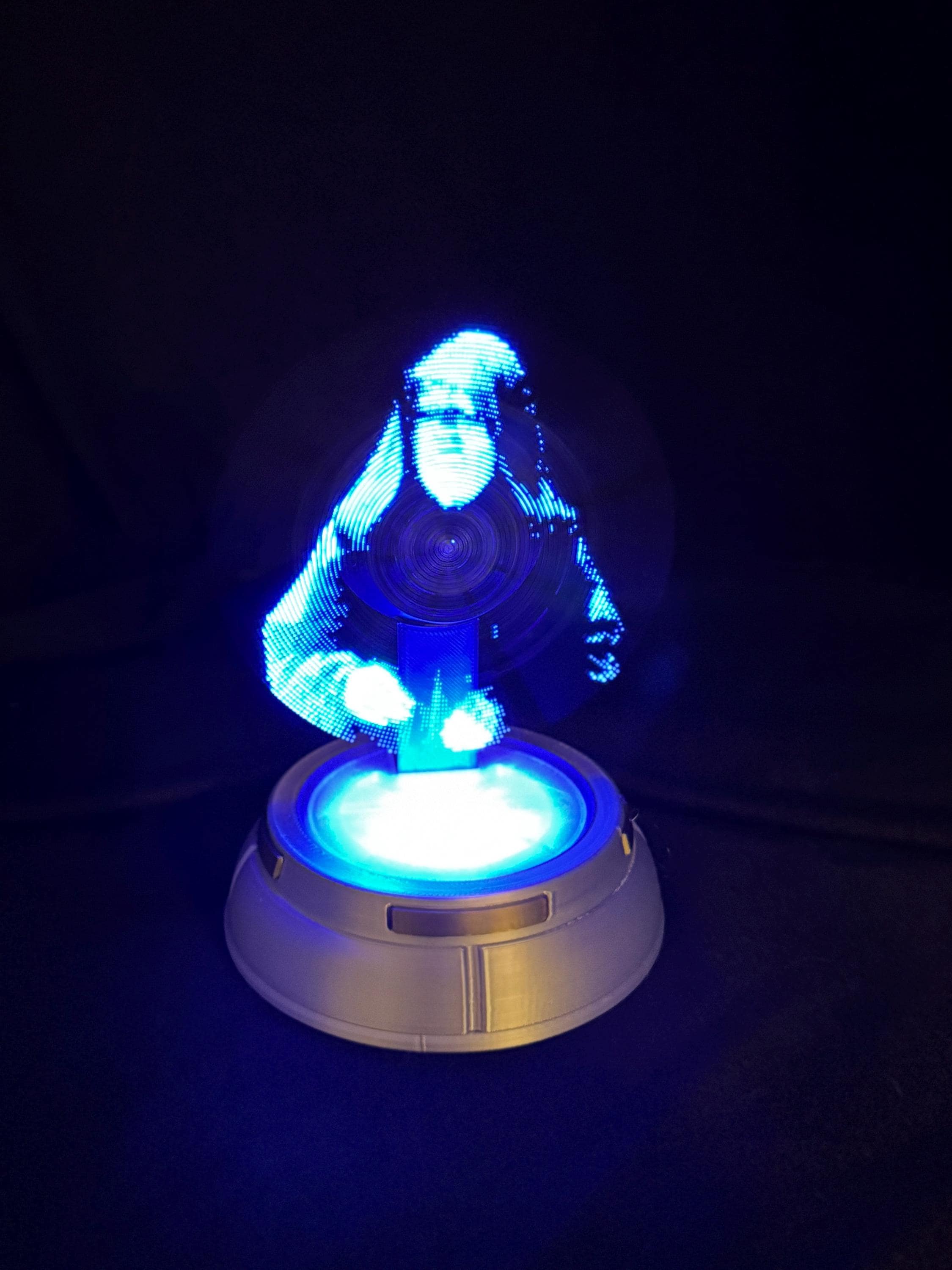 スターウォーズ　ホログラム　デバイス ロジクールが「スター・ウォーズ」とコラボしたゲーミングデバイスを
