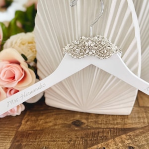 Wedding Hanger, Bride Hanger, Wedding Dress Hanger, Bridal Hanger, Bride Hanger with Date, Custom Pearls Bridal Hanger, Bridesmaid Hangers