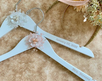 Wedding Hanger, Bridal Hanger, Bridesmaid Gift, Bridesmaid, Custom Engagement, Mother of the Bride Gift, Mother of the Groom Gift, MOH Gift
