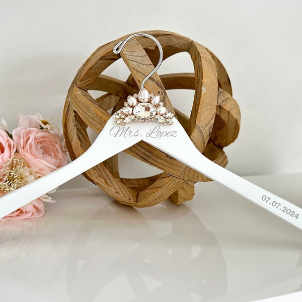 Bride Hanger, Wedding Dress Hanger, Bridal Hanger, Wedding Gift Hanger, Bridal Gift, Wedding Hanger, Personalized Hanger, Wedding Party Gift