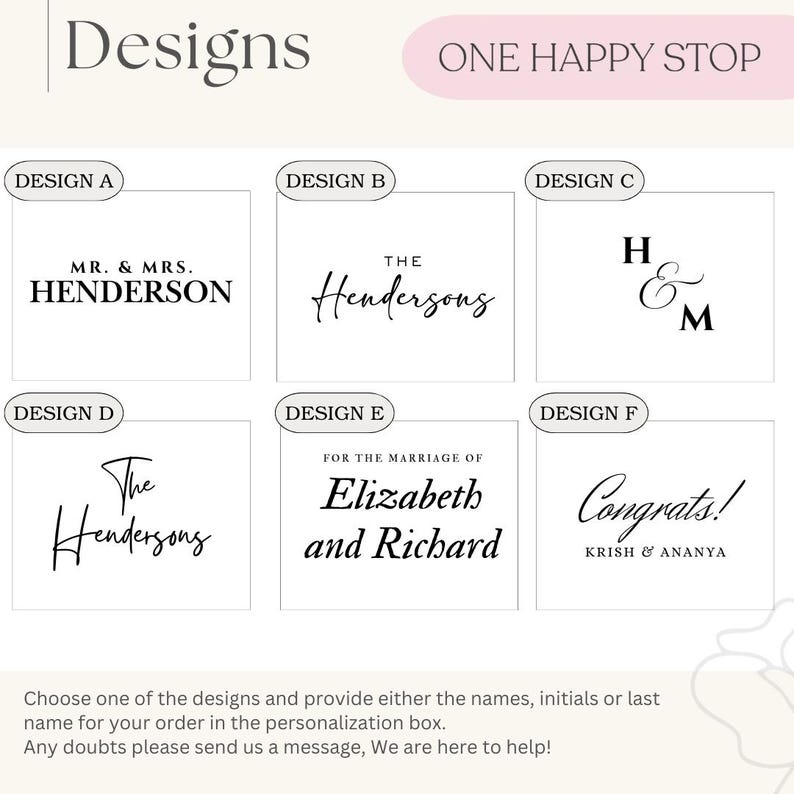 Pu&ograve; includere: Immagine con sei opzioni di design per articoli personalizzati. I design includono nomi, iniziali e frasi come "Congratulazioni!" e "Per il matrimonio di Elizabeth e Richard". &Egrave; visibile anche il testo "Designs" e "ONE HAPPY STOP".
