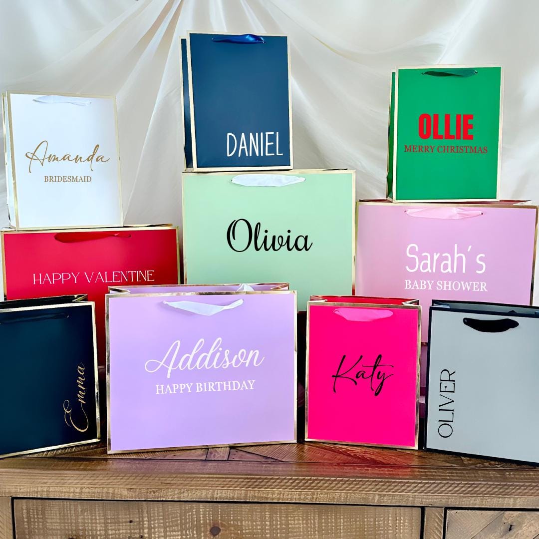 Chanel Gift Box - 60+ Gift Ideas for 2025