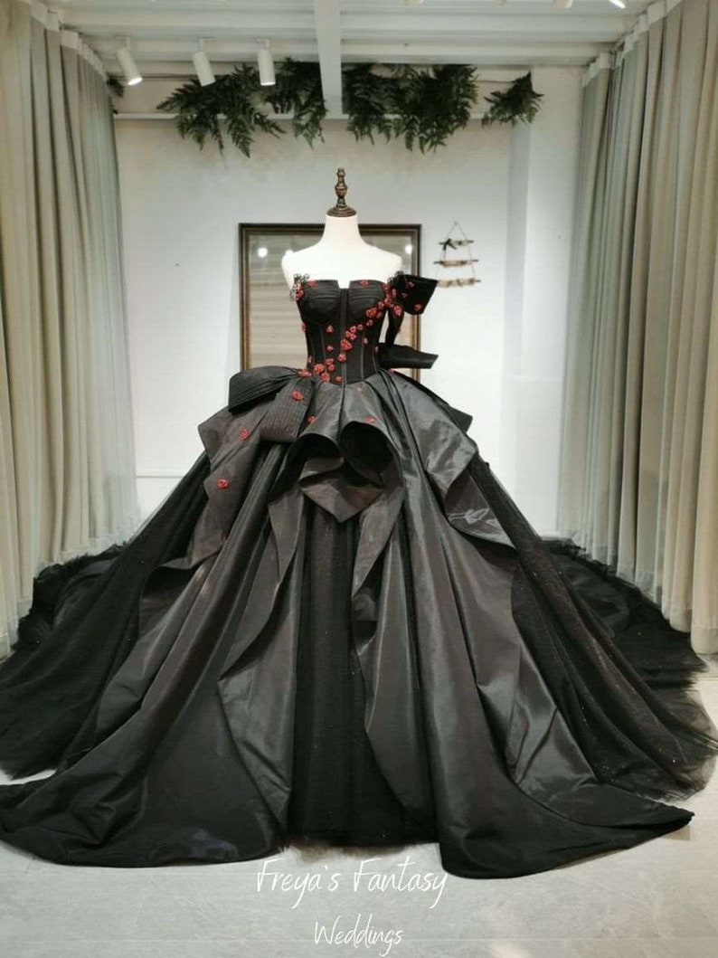 Anniki Black Wedding Dress - Etsy