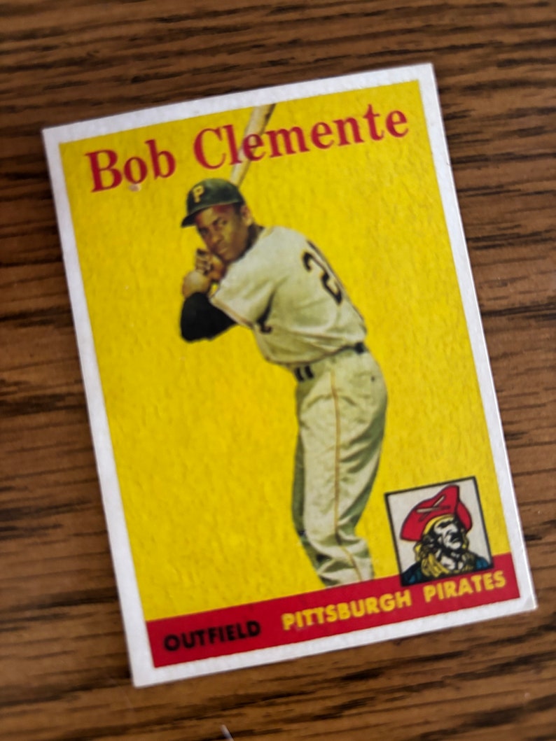 Roberto Clemente 52 Baseball Card. Pittsburgh Pirates Nice Aged Reprint Novelty image 2