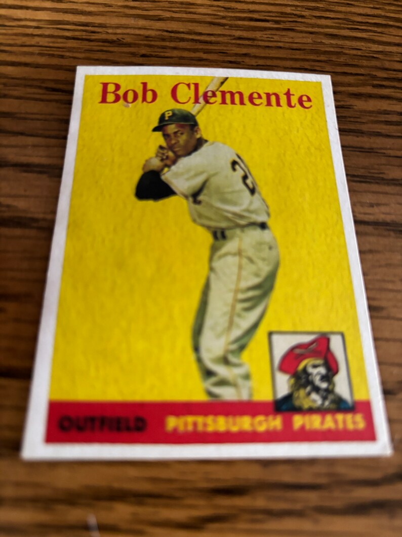 Roberto Clemente 52 Baseball Card. Pittsburgh Pirates Nice Aged Reprint Novelty image 4