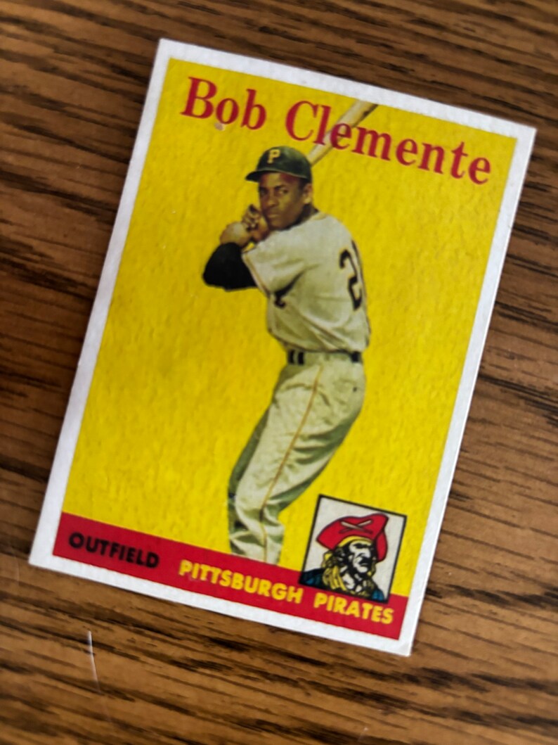 Roberto Clemente 52 Baseball Card. Pittsburgh Pirates Nice Aged Reprint Novelty image 3